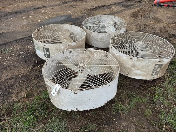 (4)-schaefer-36"-barn-fans-image-1