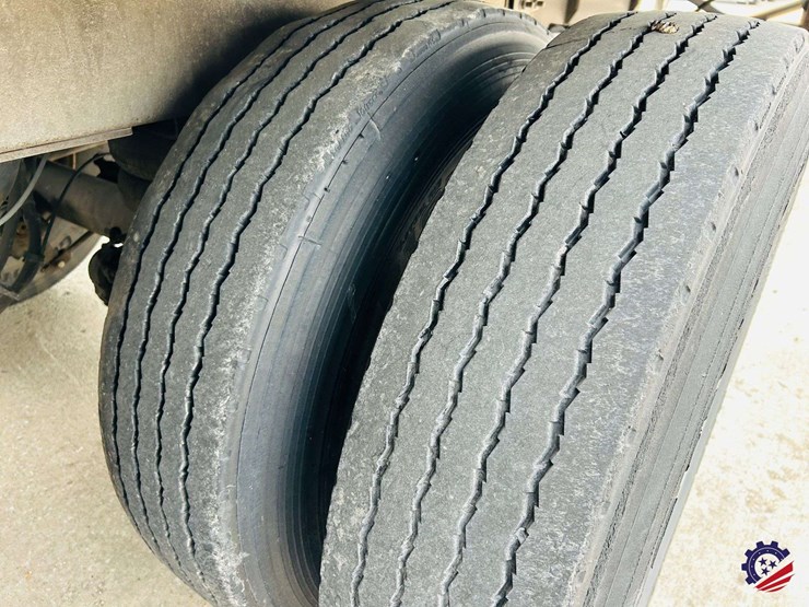 2015-vanguard-53-ft-image-21