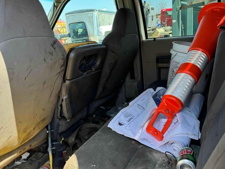 2010-ford-f550-image-10