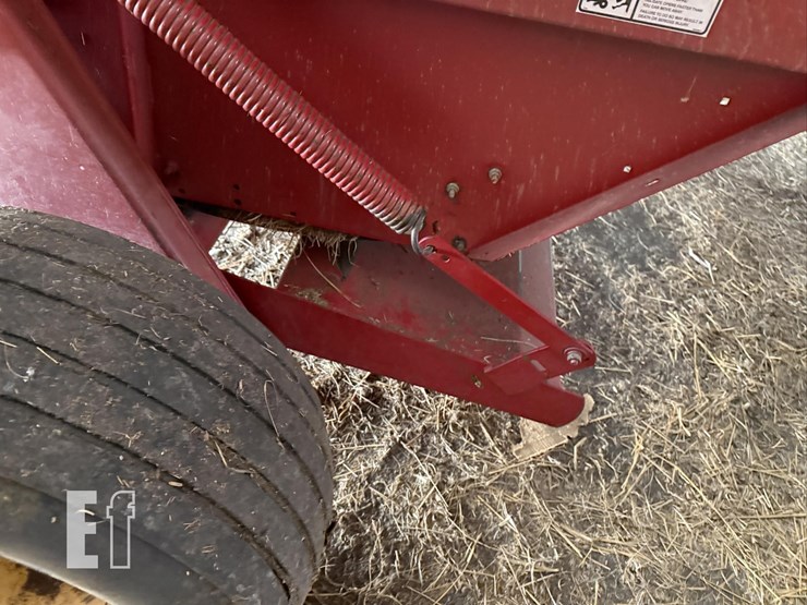 new-holland-664-image-27