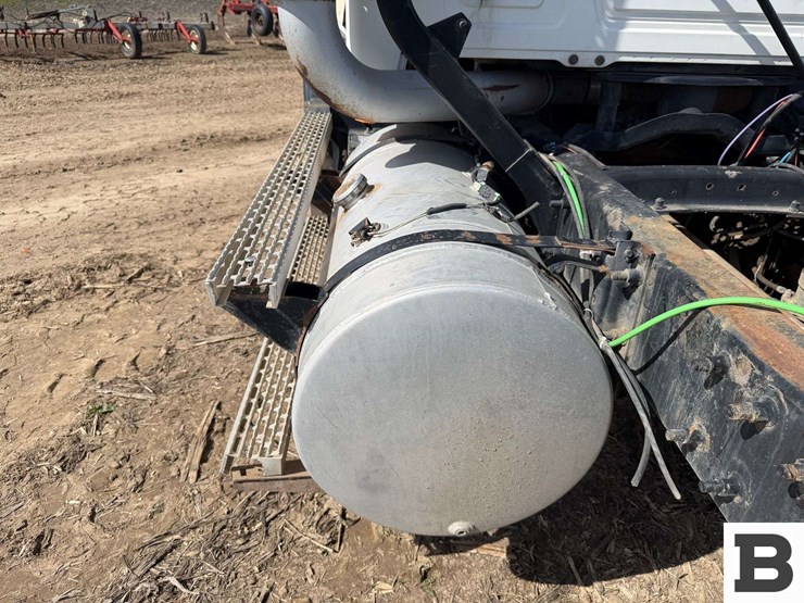 2000-mack-ch612-image-13