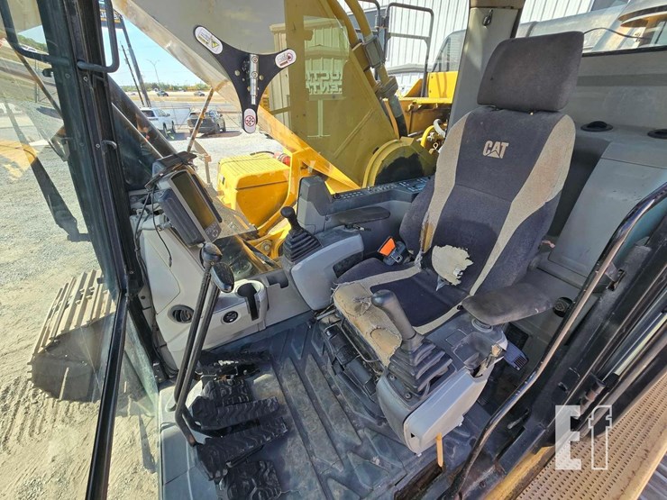 2014-caterpillar-349fl-image-13