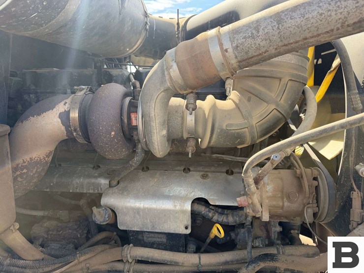 2000-mack-ch612-image-38