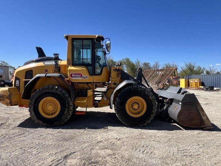 2023-volvo-l70h-wheel-loader-image-6