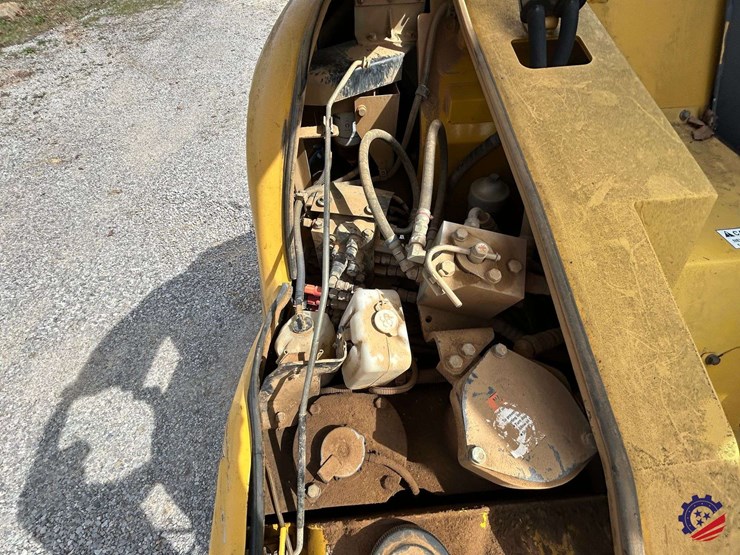 2009-komatsu-pc88mr-8-image-77