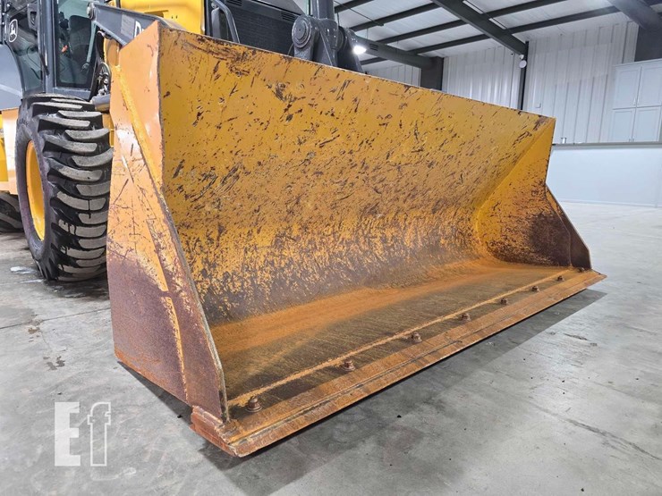 2023-deere-320-p-tier-image-10