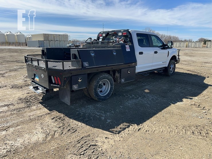 2021-ford-f350-xl-image-4
