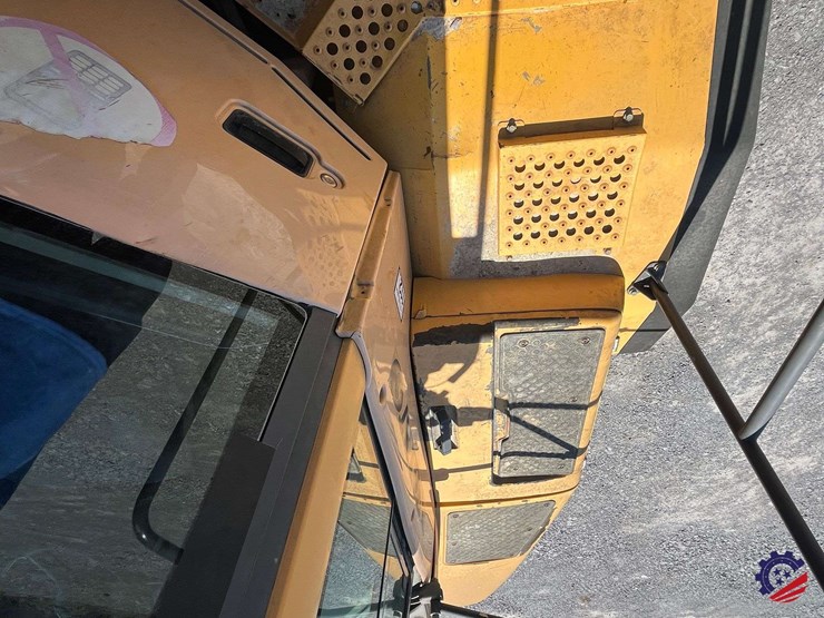 2010-volvo-a40e-image-51