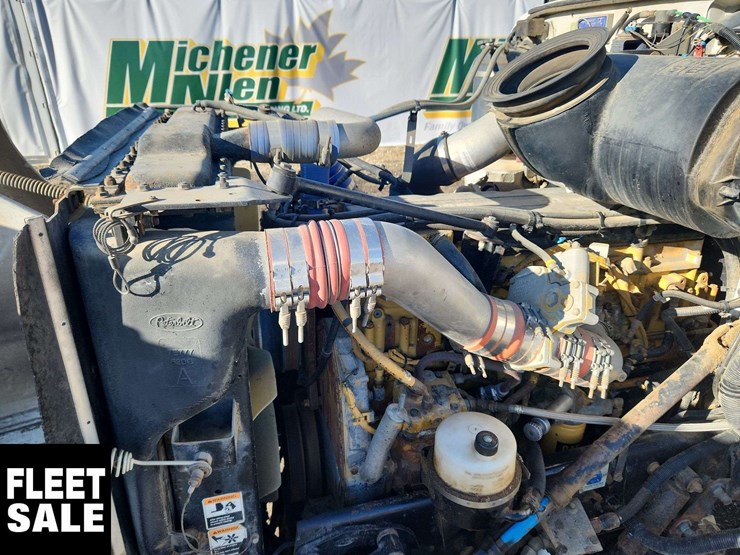 2005-peterbilt-385-image-25