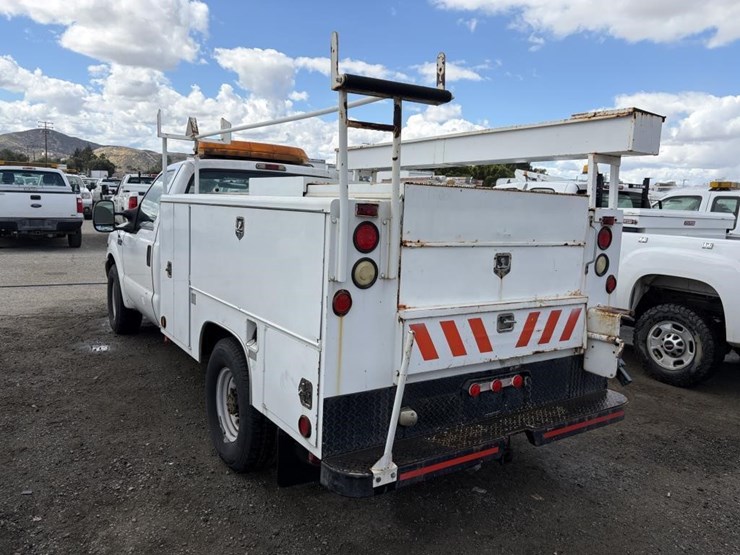 2001-ford-f350-image-4