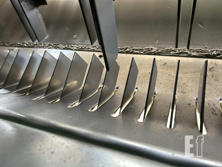 2012-john-deere-s690-image-36