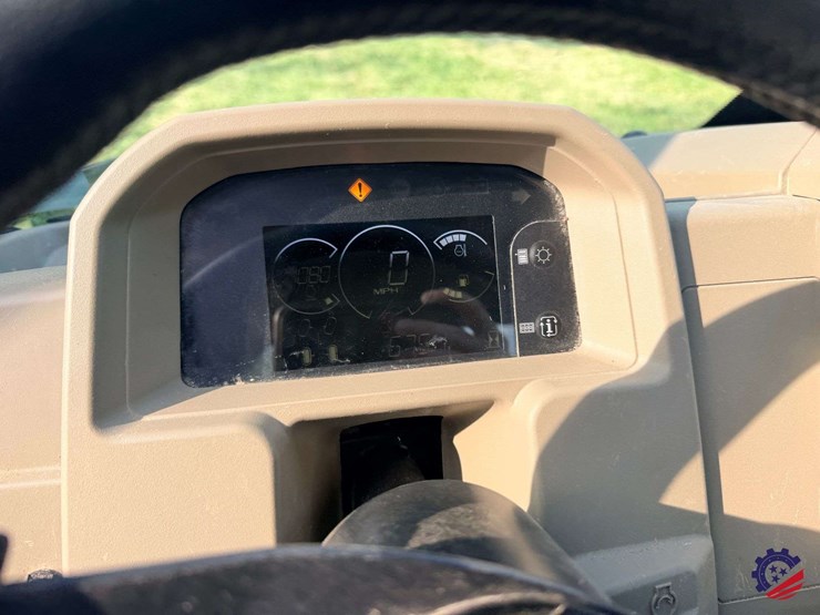 2024-john-deere-gator-xuv-835r-image-39