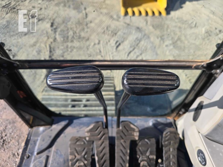 2017-caterpillar-326fl-image-14