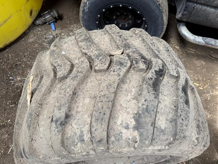 10-bolt-600/40-22.5-float-tire-w/rim-image-2