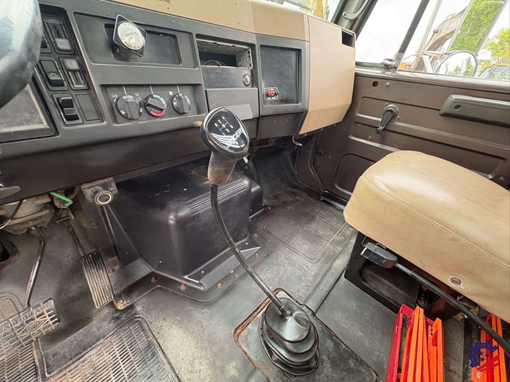 1993-international-4700-image-63