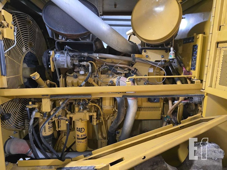 2015-caterpillar-815f-2-image-32