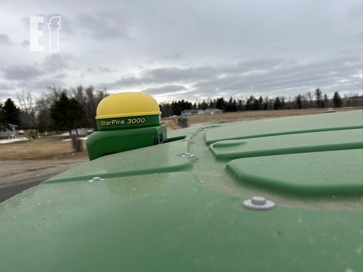 2014-john-deere-8320r-image-54