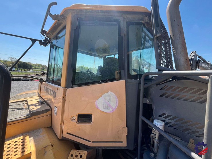 2010-volvo-a40e-image-77