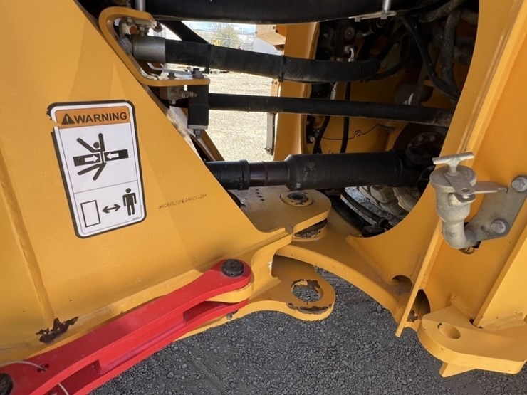 2023-volvo-l70h-wheel-loader-image-18