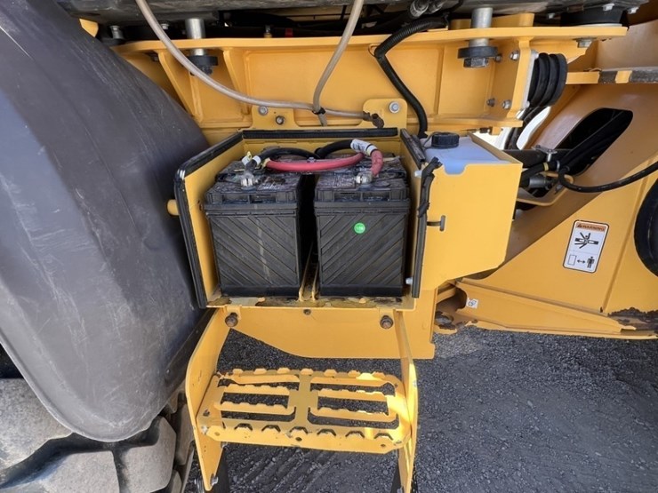 2023-volvo-l70h-wheel-loader-image-24