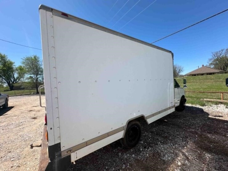 2001-gmc-3500-image-18