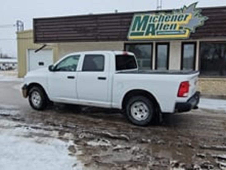 2019-ram-1500-classic-image-5