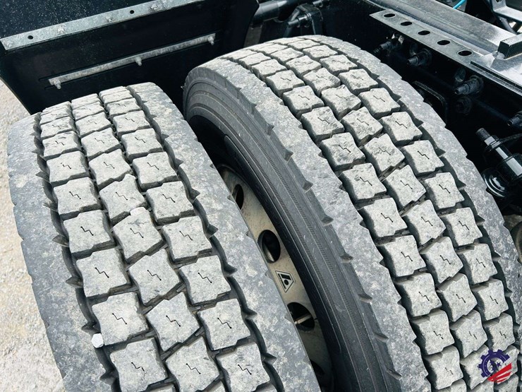 2024-international-lt62f-t/a-truck-tractor-image-42