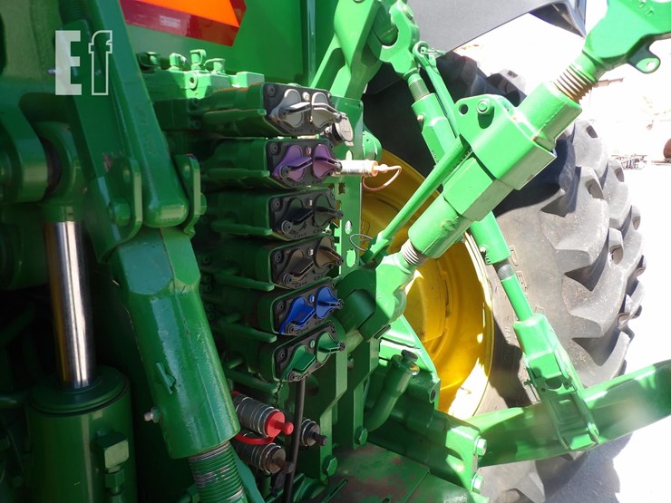 2022-john-deere-8r-370-image-13