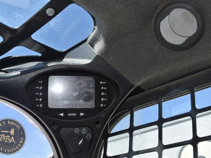 2023-bobcat-t770-image-38