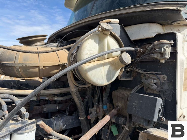 2000-mack-ch612-image-32