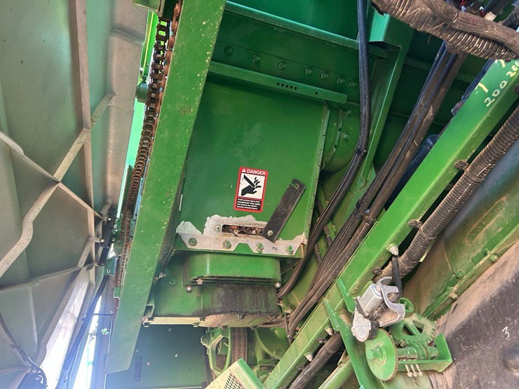 2013-john-deere-s680-image-17