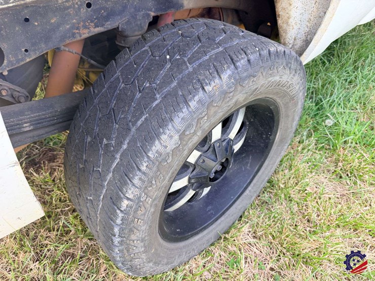 2012-chevrolet-silverado-2500hd-image-12