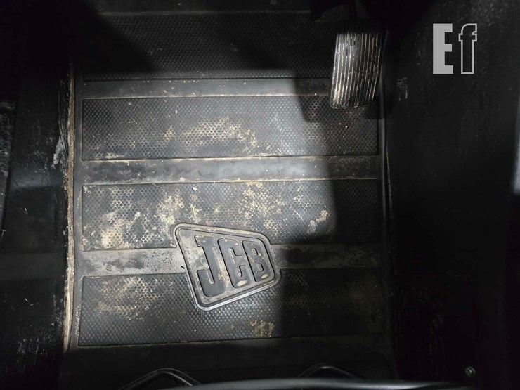 2021-jcb-3ts-8t-image-14