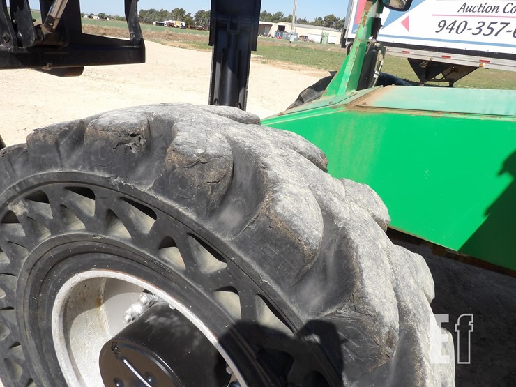 2017-sky-trak-10042-image-10