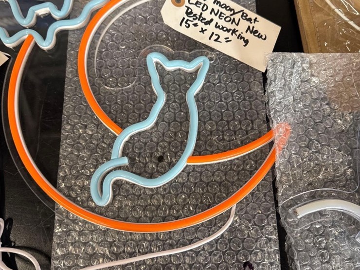 new-halloween-15in-x-12in-led-light-works-image-2