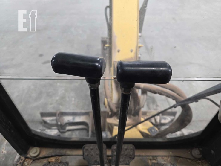 2008-caterpillar-301.8c-image-19