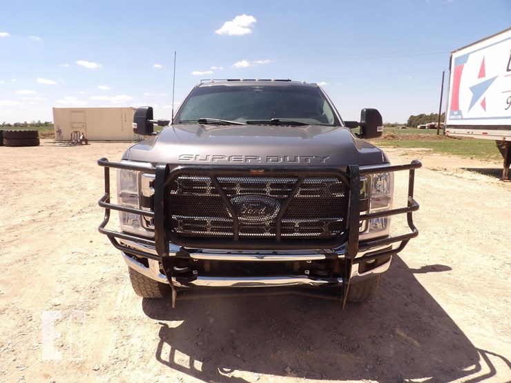 2023-ford-f350-image-5