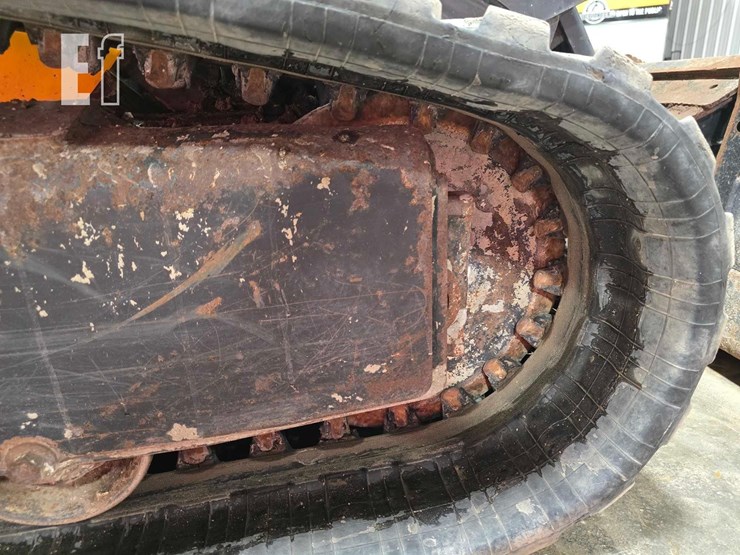 2020-jcb-3ts-8t-image-27