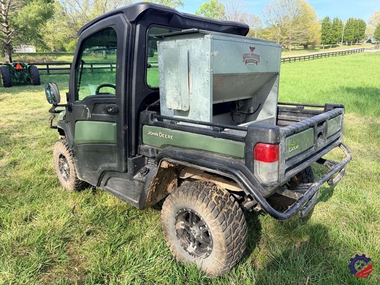 2023-john-deere-gator-xuv-835r-image-3