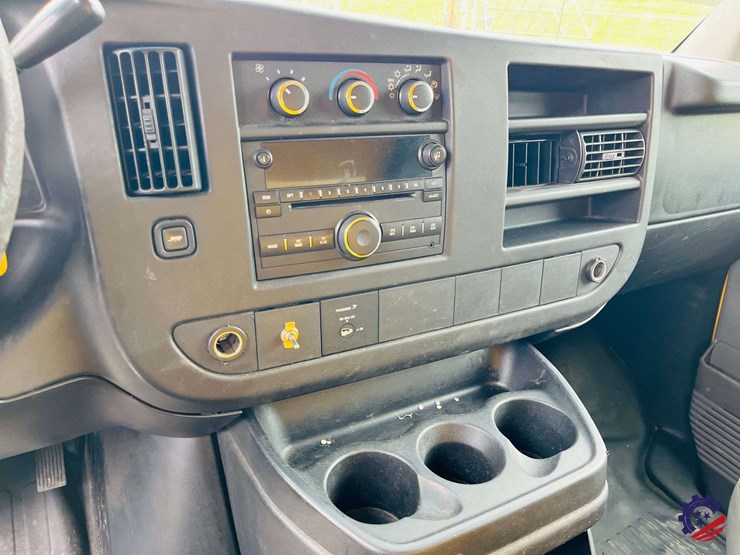 2009-gmc-savana-s/a-enclosed-roadside-service-truck-image-74