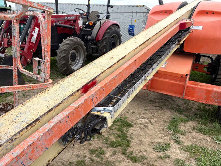 2014-jlg-400s-image-4