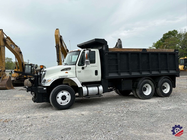 2007-international-sf525-t/a-dump-truck-image-1
