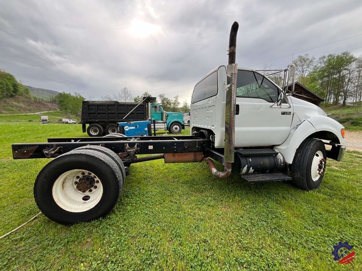 2006-ford-f750-image-4
