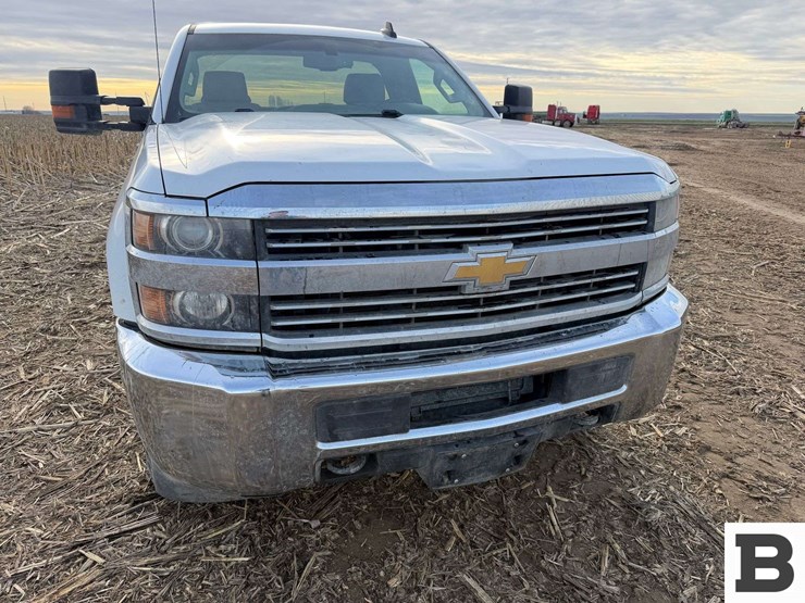 2016-chevrolet-silverado-2500-image-8