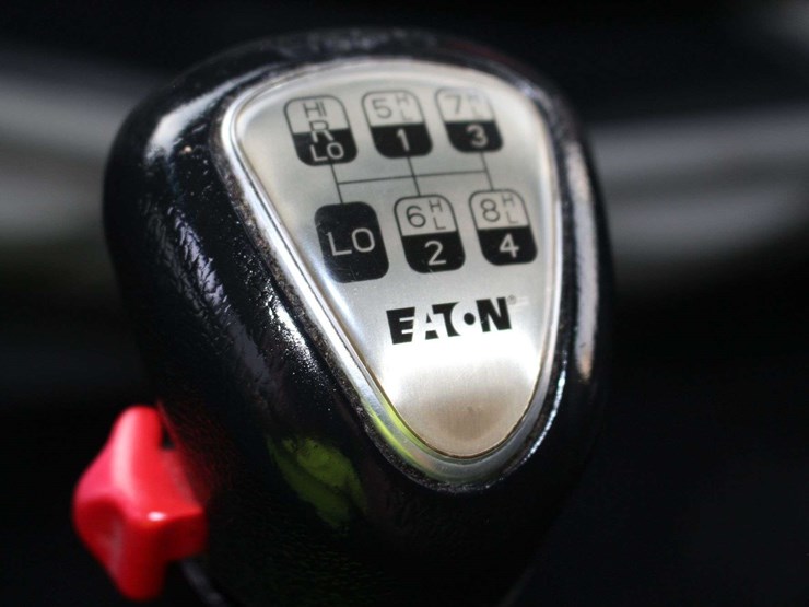 2019-peterbilt-579-image-29