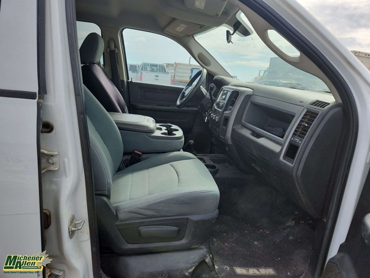 2013-dodge-2500-image-18