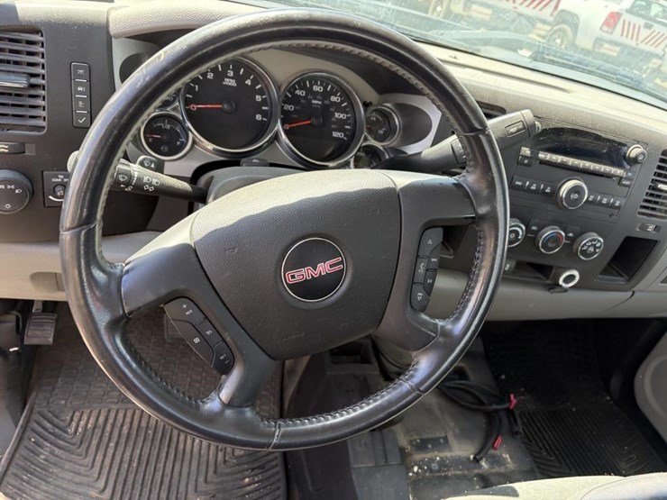 2012-gmc-sierra-2500-image-13