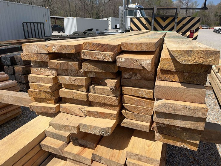 (50)-pine-2"-x-8"-rough-cut-lumber---12-14'-long-image-2