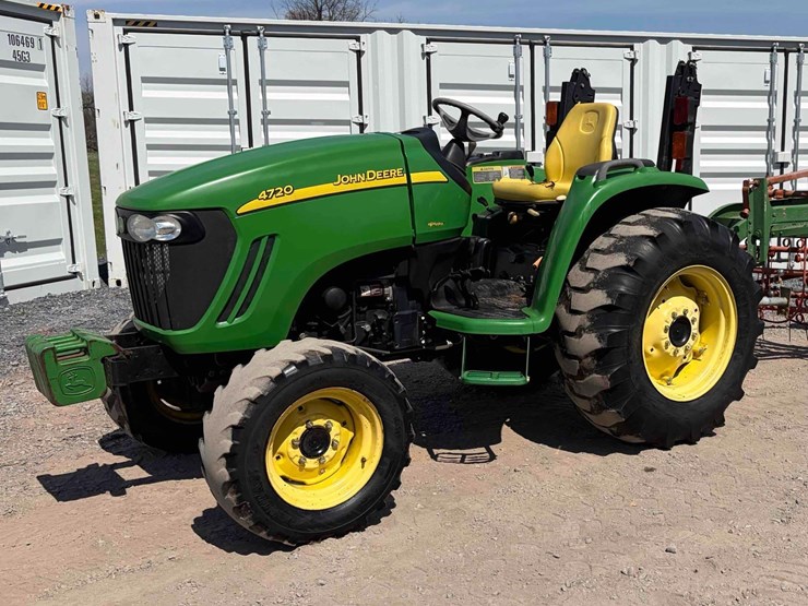 john-deere-4720-image-1