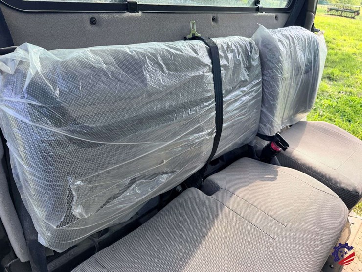 2023-john-deere-gator-xuv-835r-image-55